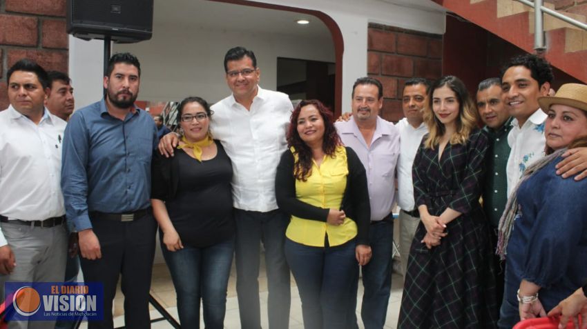 Juan Bernardo Corona, líder del PRD, realiza gira por el oriente michoacano