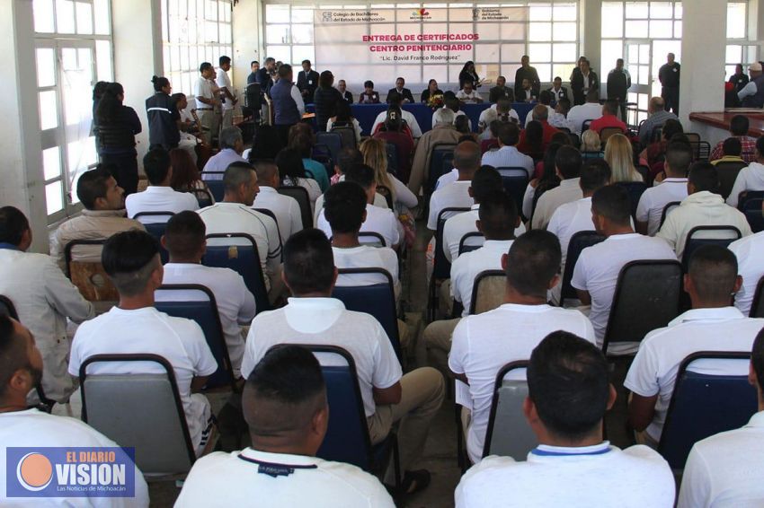 Un total 232 personas privadas de su libertad concluyen educación básica y media superior