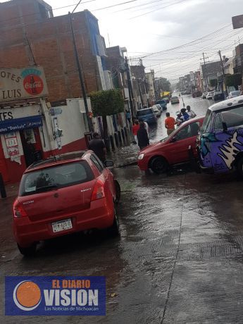 8 colonia en Morelia inundadas tras fuerte tormenta 