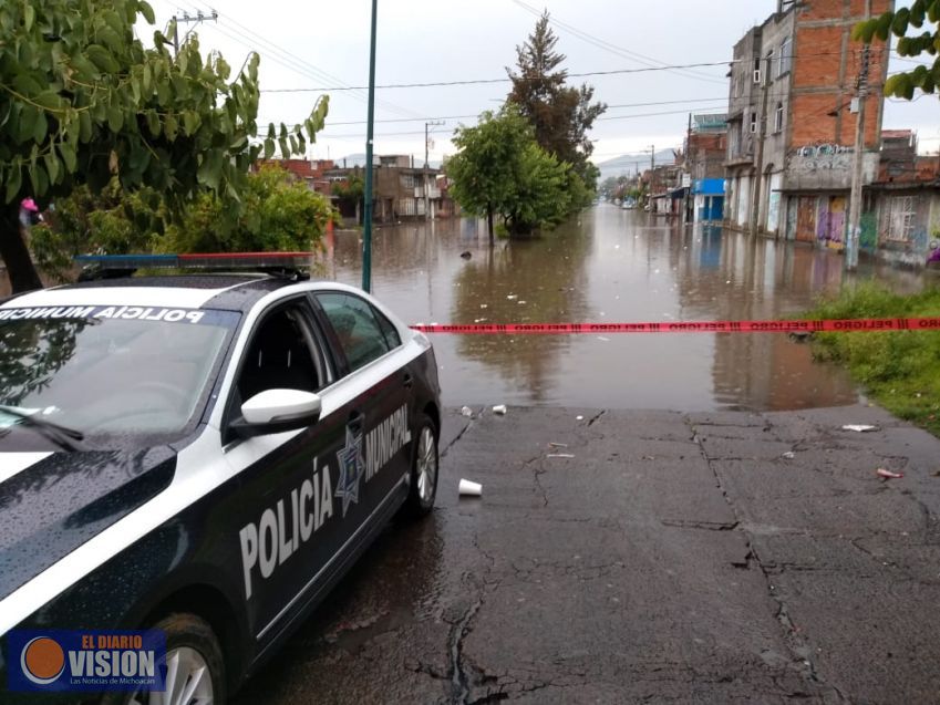 Atiende Gobierno estatal inundaciones en Morelia 