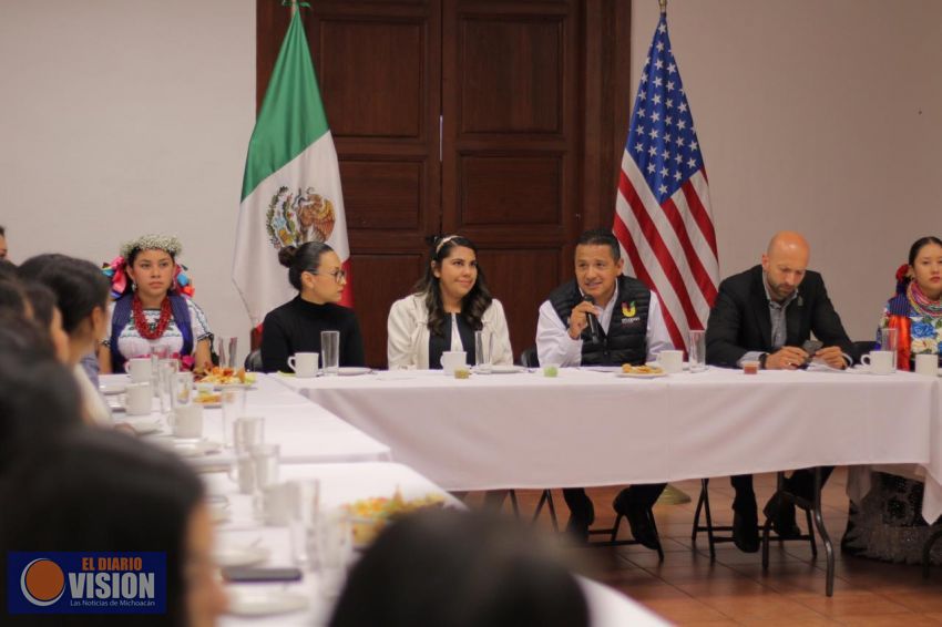 Jóvenes mexicanos radicados en EU visitan por primera vez Uruapan y se dicen maravillados 