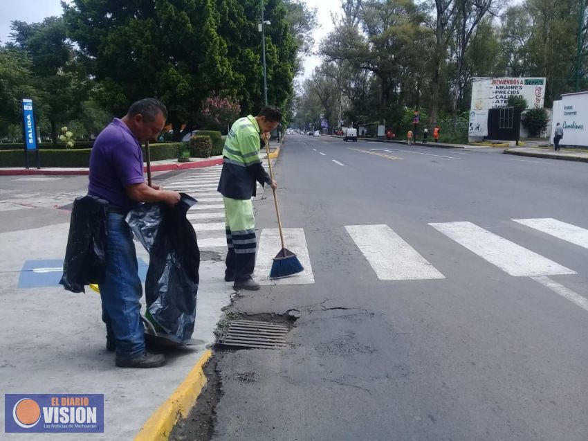 Emprende Gobierno Municipal limpieza preventiva de alcantarillas