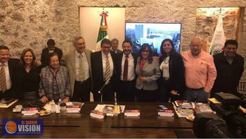Propone Martí Batres incluir al ajedrez como estrategia pedagógica