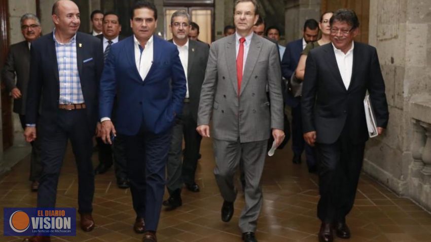 Continúa trabajo coordinado para dar certeza laboral al magisterio en Michoacán: Gobernador