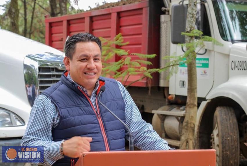 Mañana viernes Víctor Manríquez rendirá su 1er Informe 