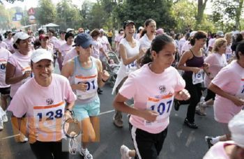 Nutrida resultó la Primer Carrera Atlética de la Mujer en Uruapan 