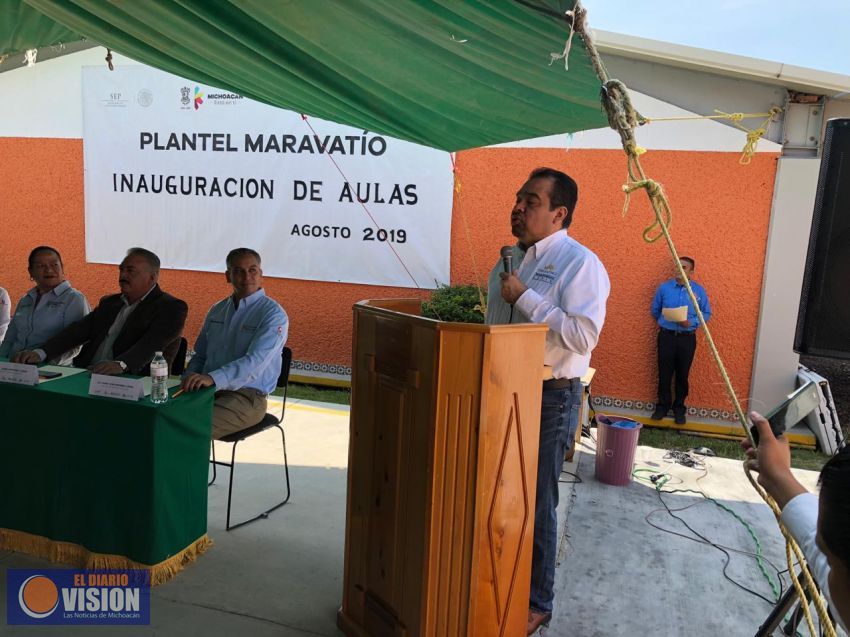 Tony Martínez gestiona e inaugura aulas del ICATMI en Maravatío 