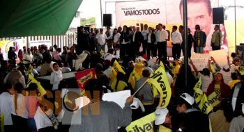 Impulsar el desarrollo de colonias populares y tenencias, compromiso de Genovevo Figueroa