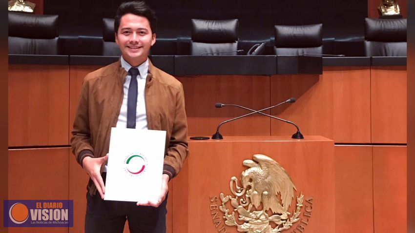 Reconoce Senado de la República a Director de Fundación Mireles por trayectoria juvenil 