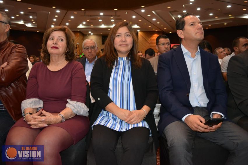 Mi reconocimiento a todos los Diputados Federales de Michoacán por su aportación a las reformas: LB
