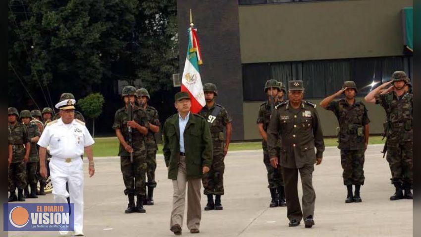 AMLO se burla de Calderón; él responde: a otros les queda grande el cargo