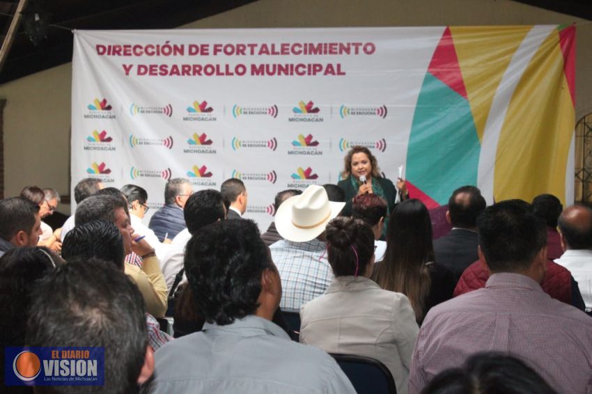 Reconoce Tony Martínez participación de 95 ayuntamientos en taller para elaboración de iniciativas 