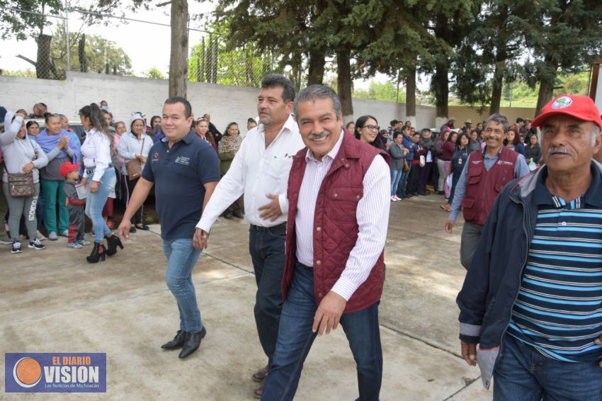 Raúl Morón brinda bienestar social a comunidades