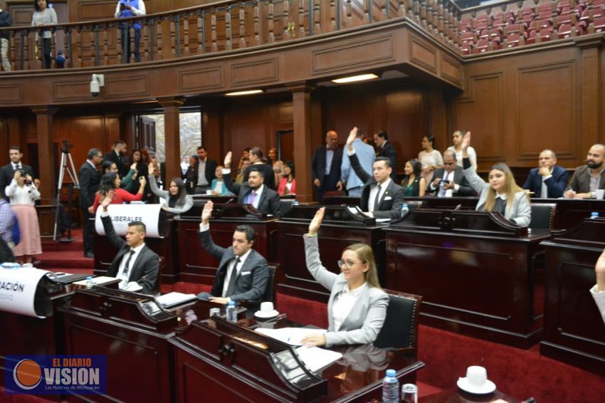 Inauguran trabajos del 7o Parlamento Juvenil. 