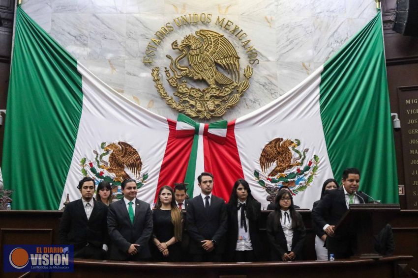 Reconoce Ernesto Núñez participación de jóvenes en el Parlamento Juvenil
