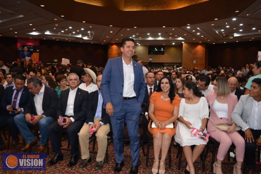 ¿Quiénes asistieron al 1er informe de Antonio García Conejo? 