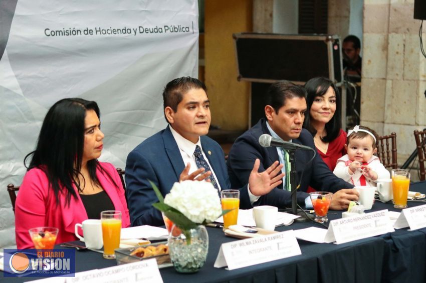 Comisión de Hacienda presentó su informe de actividades correspondientes al primer año 