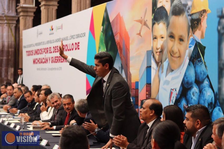 Javier Paredes celebra esfuerzo histórico de diversos sectores en apoyo al Puerto de Lázaro 