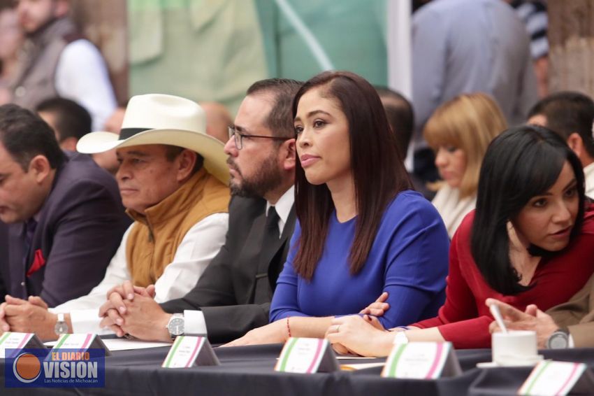 Llama Míriam Tinoco a unir esfuerzos por desarrollo de Michoacán 