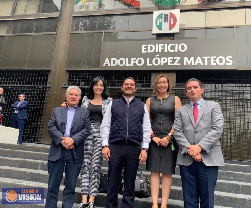 Eduardo Orihuela se mantiene en la coordinación de la bancada del PRI