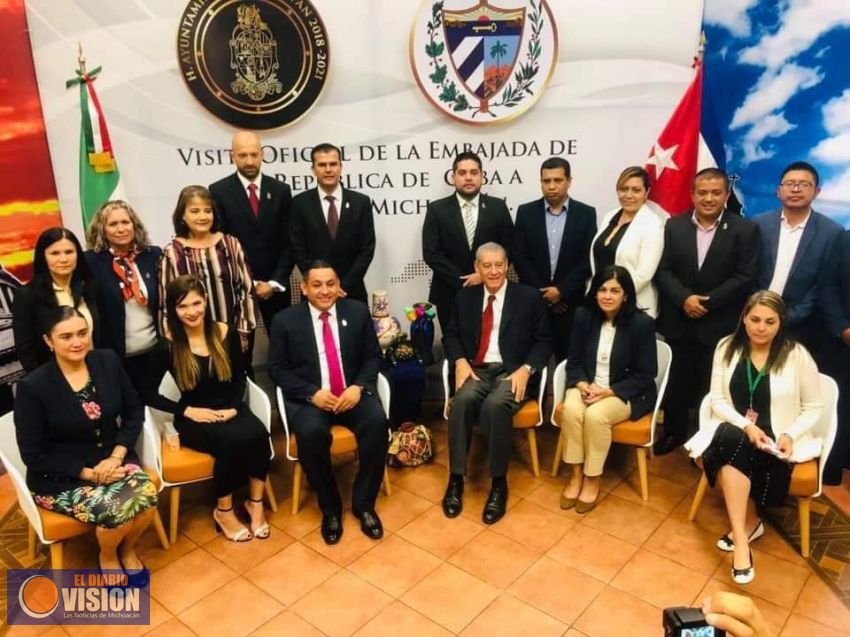Embajador de Cuba en México con provechosa visita a Uruapan