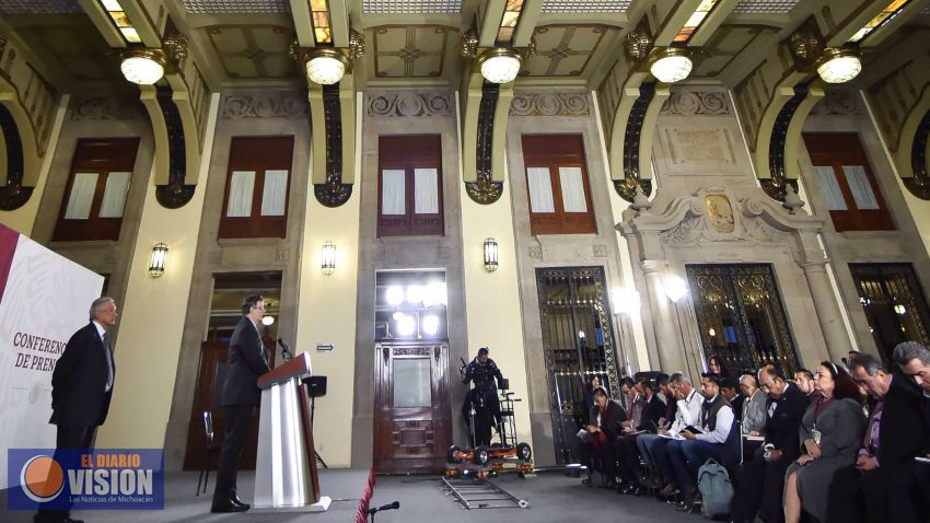 Defiende AMLO plazas automáticas a CNTE