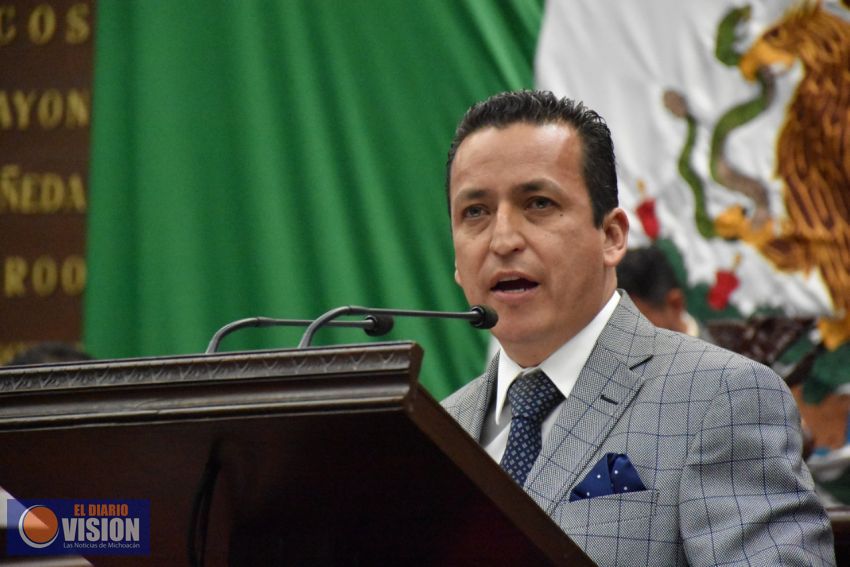Presenta José Antonio Salas Valencia informe de actividades como presidente de la Mesa Directiva