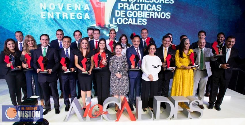 Víctor Manríquez recibe premio por impulsar la mejora regulatoria