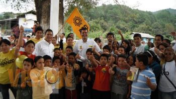 Juan Daniel Manzo prosigue su campaña por el Distrito de Uruapan Norte