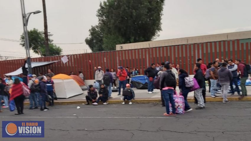 CNTE imponente; AMLO obediente