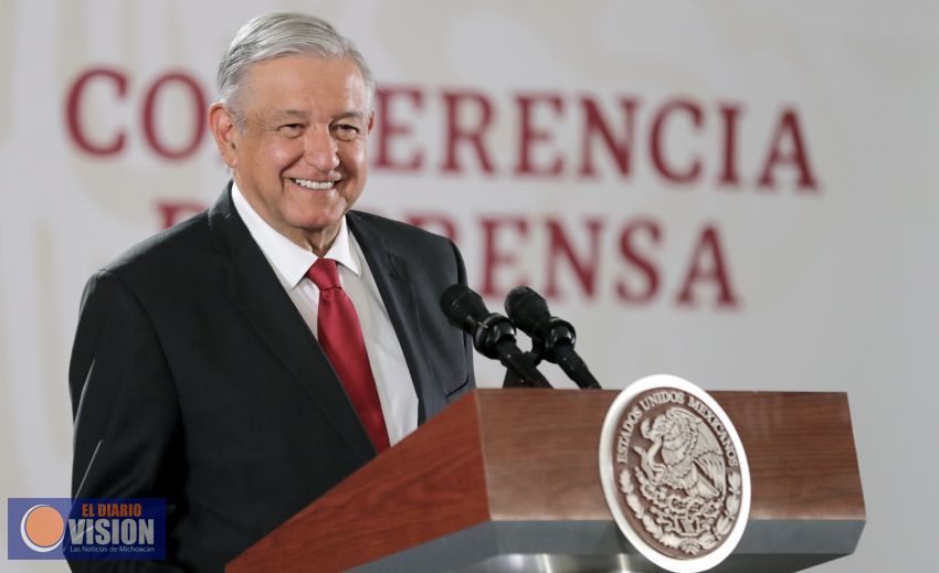 AMLO denuncia que fue registrado ilegalmente ante el SAT como socio de 26 empresas