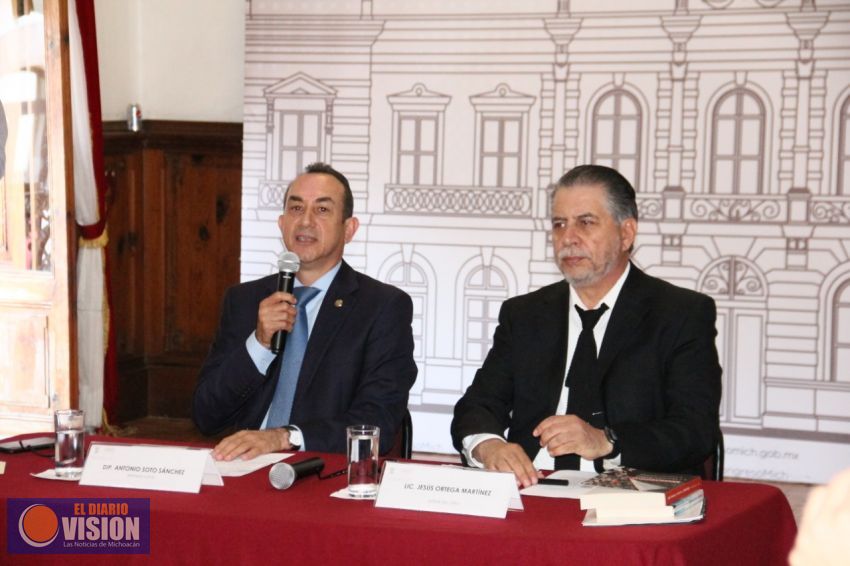 Jesús Ortega presenta libro en Congreso del Estado a invitación de Antonio Soto 