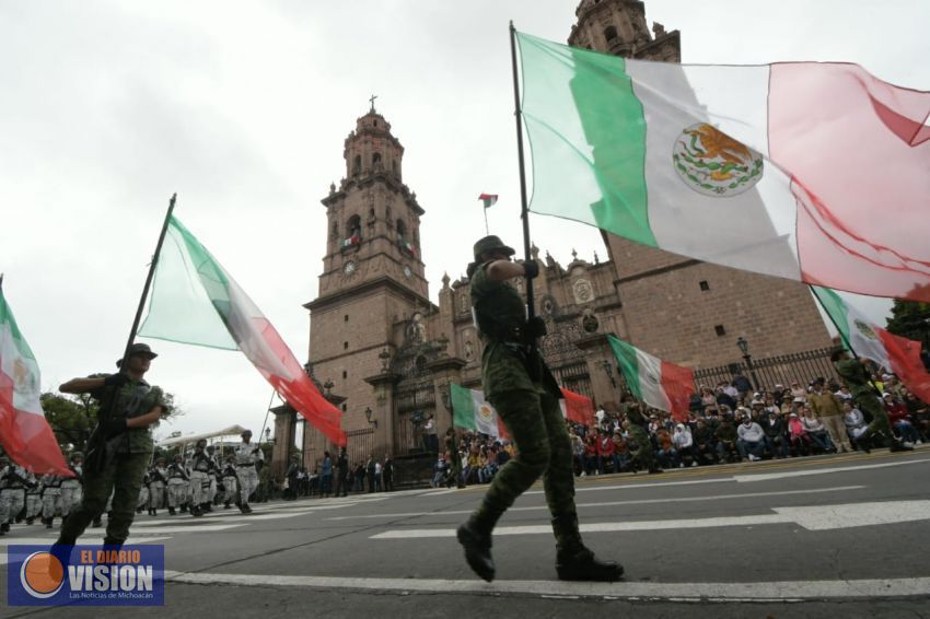 Magno desfile cívico militar conmemora CCLIV Aniversario del Natalicio de José María Morelos y Pavó