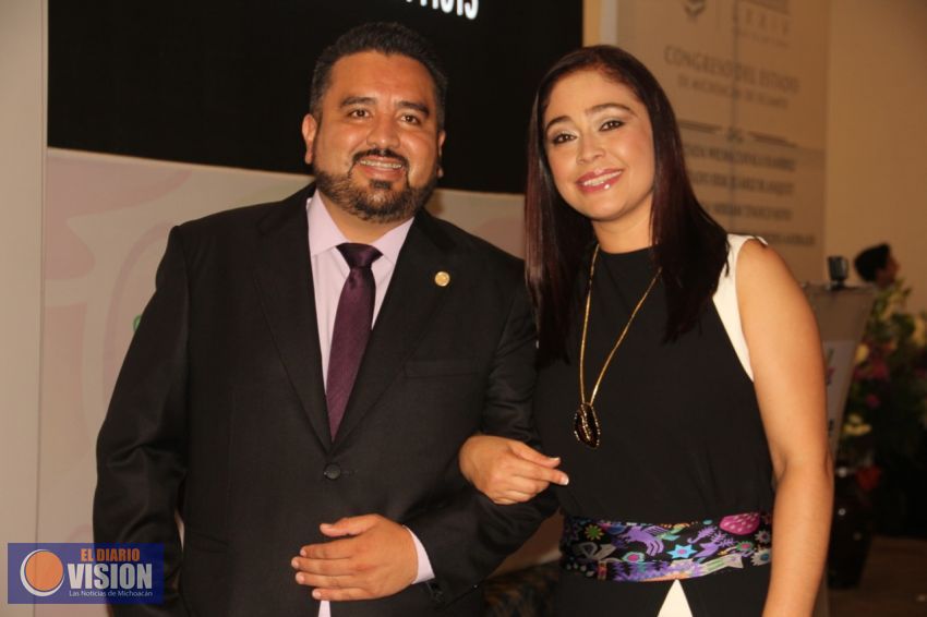 Incongruente y antidemocrática iniciativa de Toño Soto: Miriam Tinoco y Erik Juárez  