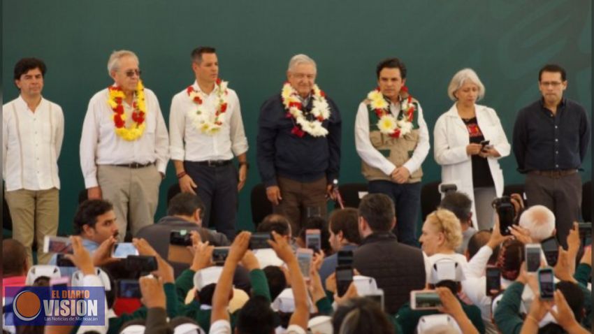AMLO hace homenaje a migrantes mexicanos que viven en EU