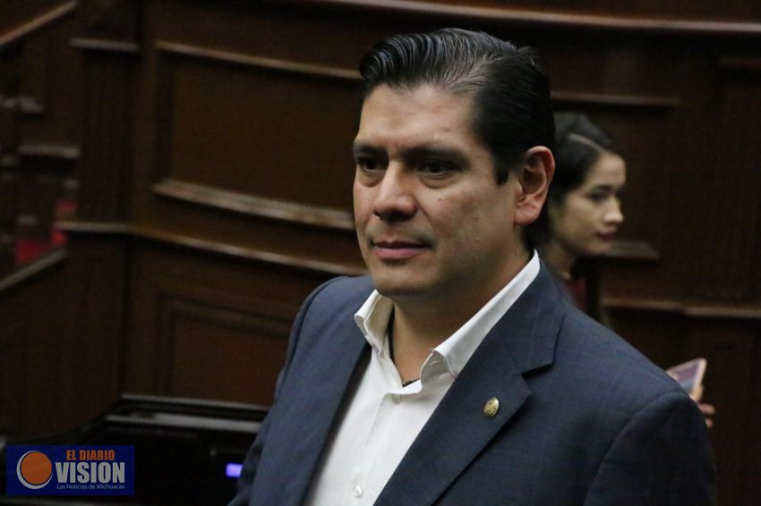 Presenta Ernesto Núñez iniciativa para eliminar temporalidad en actas de nacimiento