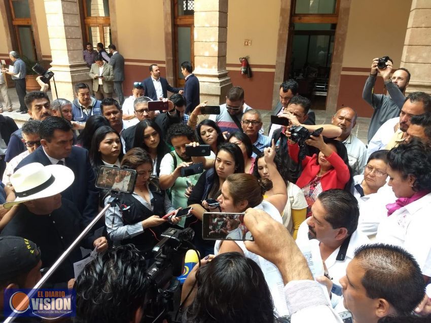 Atendieron diputados a transportistas en el Congreso del Estado; comprometen otra reunión 