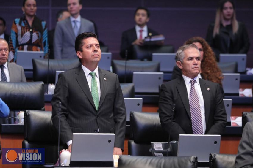Senado guarda minuto de silencio en memoria de los elementos de la Policía Michoacán emboscados