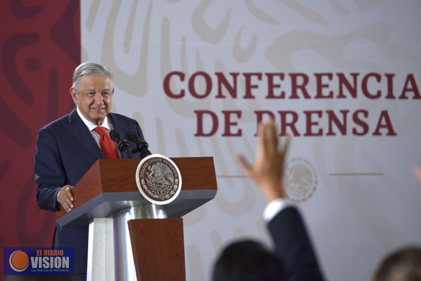 Santa Lucía resolverá saturación aérea de la Ciudad de México: AMLO
