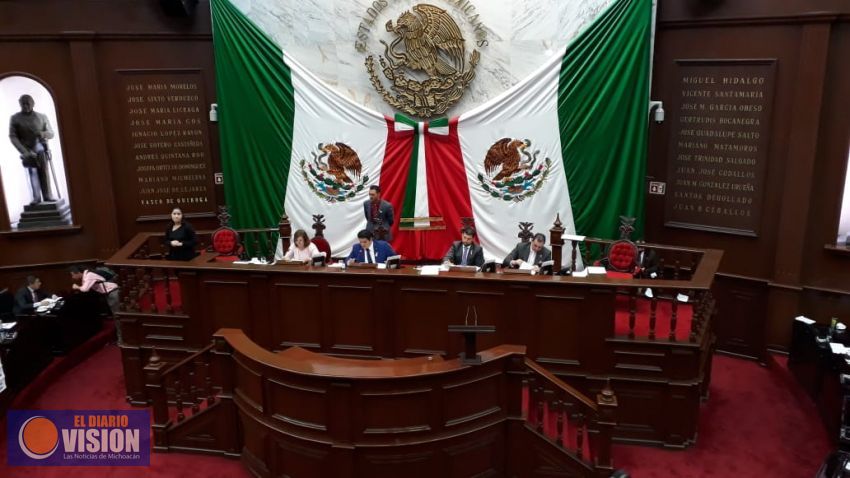 Acuerdan Diputados entregar condecoracion 