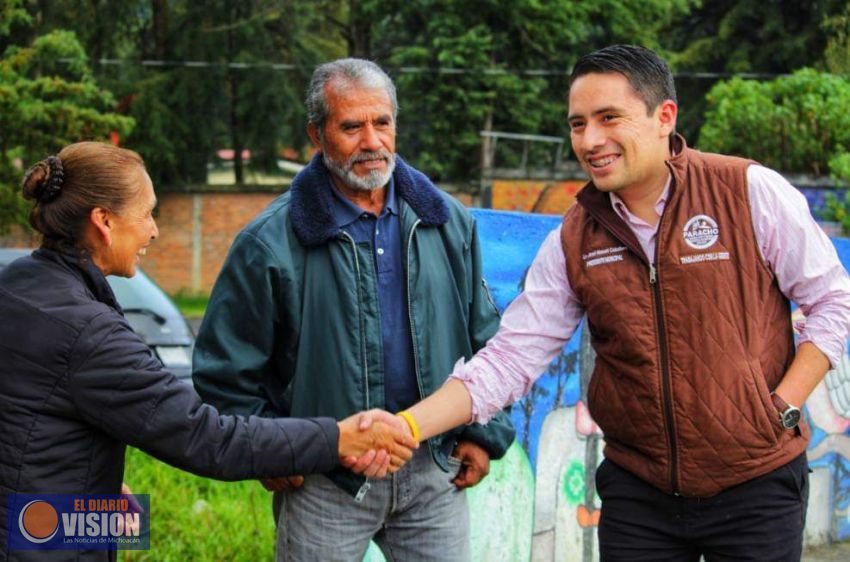 José Manuel Caballero Estrada, inauguró la obra en el barrio del 