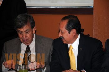 Celebra y felicita Leonel Godoy Rangel a Cuauhtémoc Cárdenas Solórzano por ser el recipiendario de 