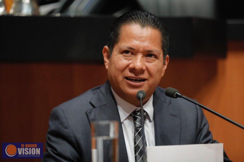 Casimiro Méndez pide a la SEP una explicación por plazas otorgadas en Michoacán