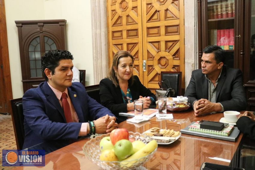 Recibe Poder Legislativo a alcaldesa española en el Congreso del Estado 