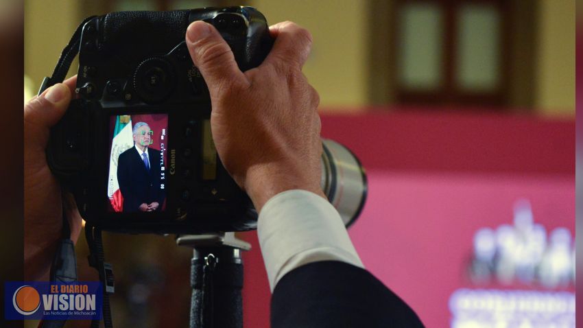 “Le muerden la mano a quien les quitó el bozal”, AMLO recuerda frase para criticar a la prensa 