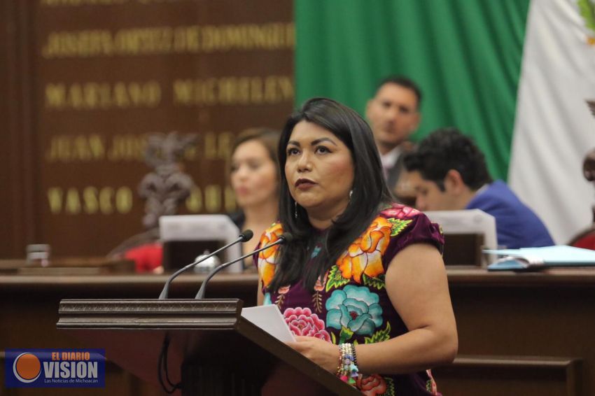 Presentan diputados del PT Ley de Educación para Michoacán
