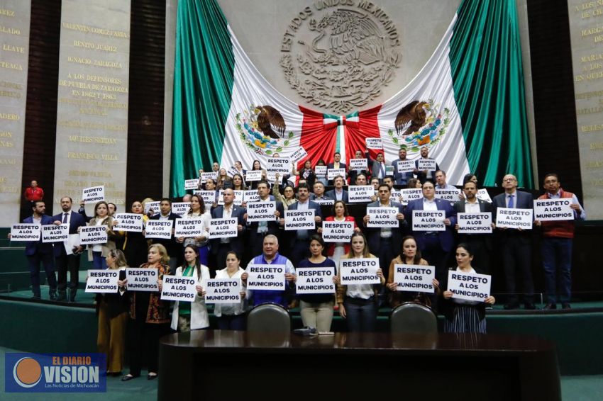 Lupillo Aguilera respalda lucha de presidentes municipales por un mayor presupuesto para el 2020