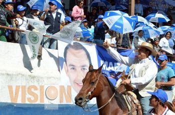 La pobreza no se soluciona con despensas: Marko Cortés