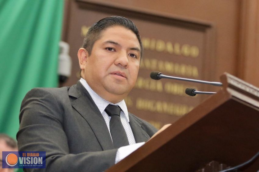 El derecho de niños y jóvenes al acceso de TIC’s debe de ser una prioridad: Francisco Cedillo 