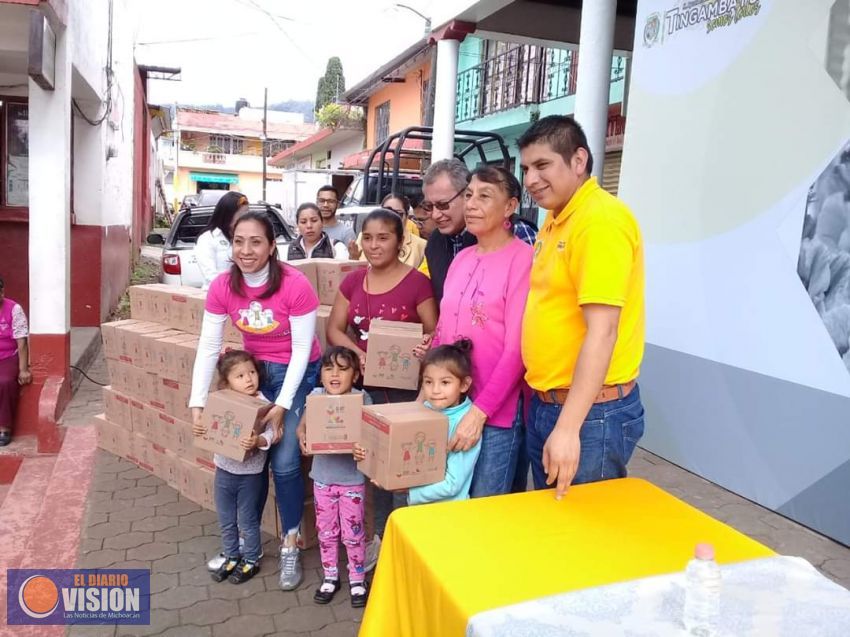 Nelson Villegas Figueroa, entregó despensas del programa alimentamos sus sonrisas